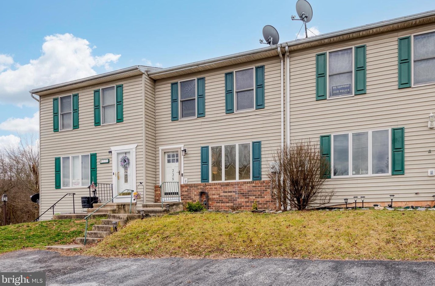 228 White Dogwood Dr, Etters, PA 17319