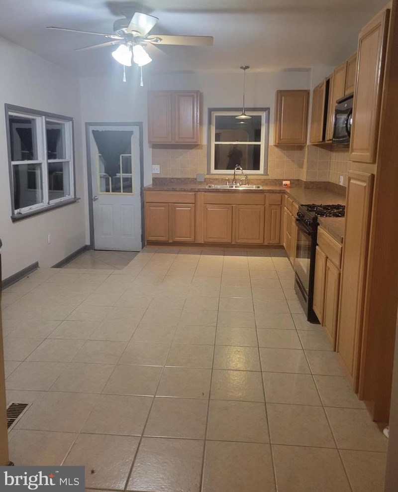 56 Albemarle St, York PA  17403-1802 exterior
