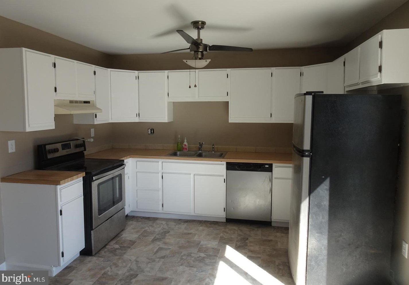 3125 Galaxy Rd, York PA  17315-4574 exterior