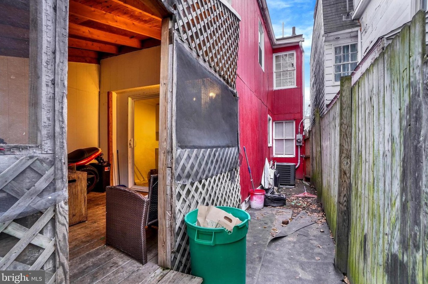 211 Philadelphia St, York PA  17401-2939 exterior