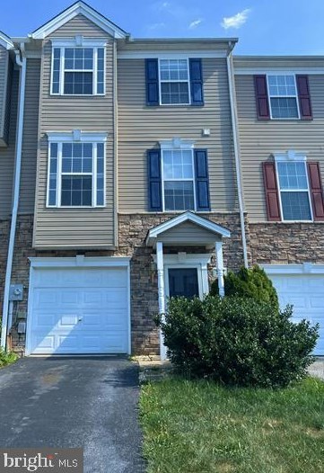 3827 Armory Ln, York, PA