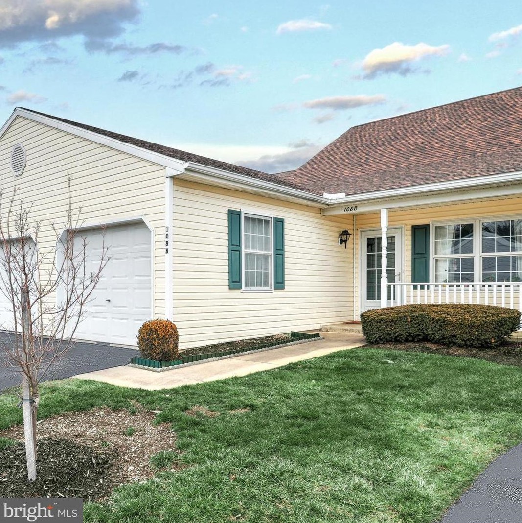 1088 Village Way, York, PA 17404
