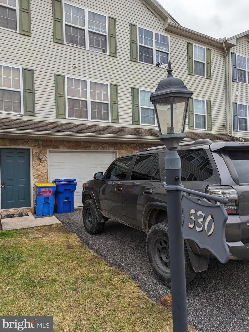530 Fisher Dr, York, PA 17404