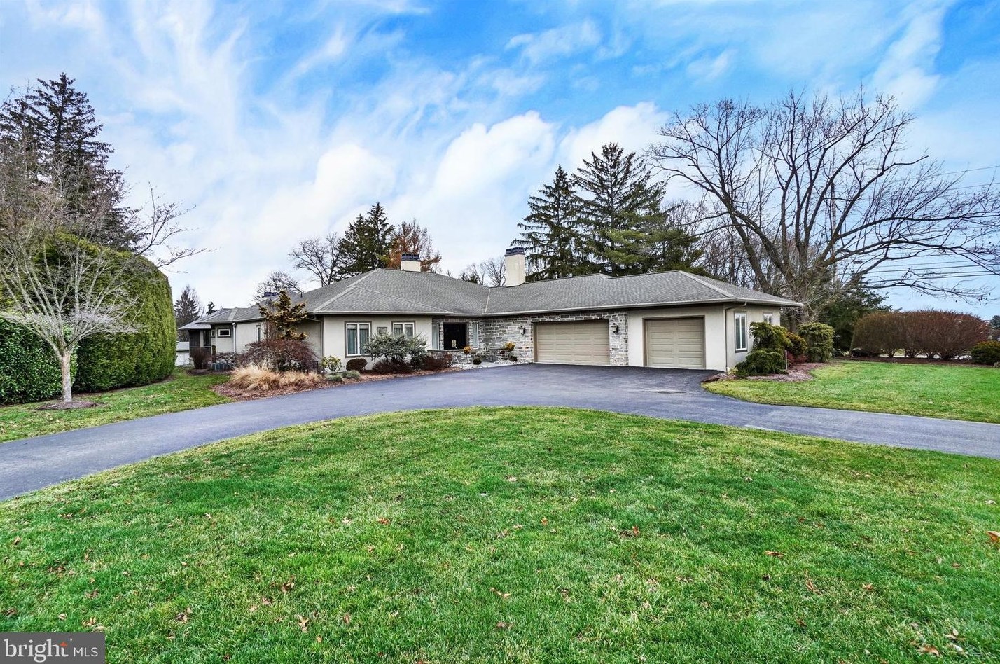 1500 Rosewood Ln, York, PA 17403-4424