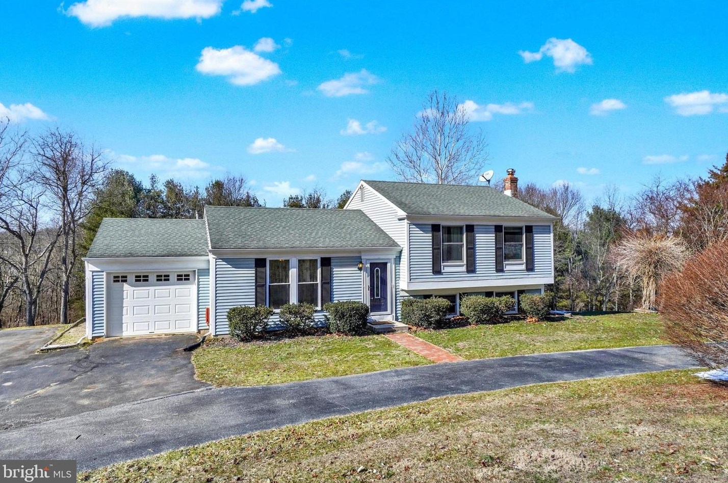 151 Woodview Dr, Fawn Grove, PA 17321