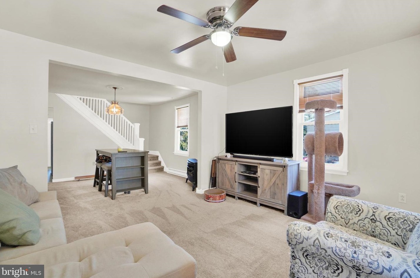 513 E Maple St, Yoe, PA 17313