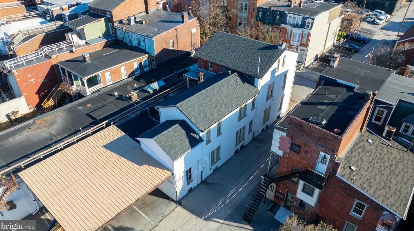 137 Philadelphia St, York PA  17403-2424 exterior