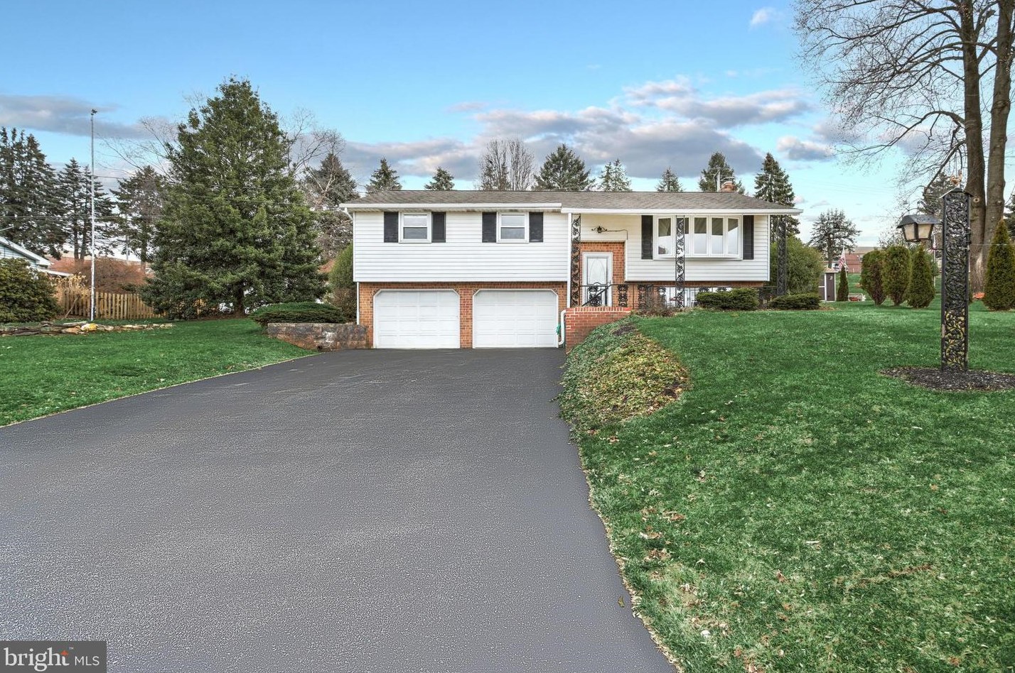 425 Frederick Dr, Yoe, PA 17313