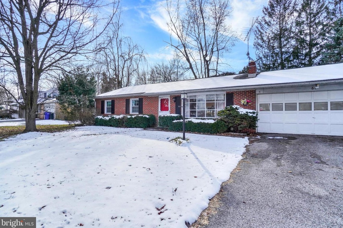 68 Crosswind Dr, Shrewsbury, PA 17361
