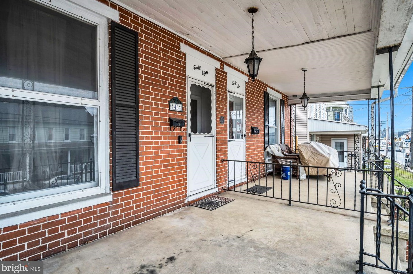 48 Main St, Red Lion, PA 17356-1707