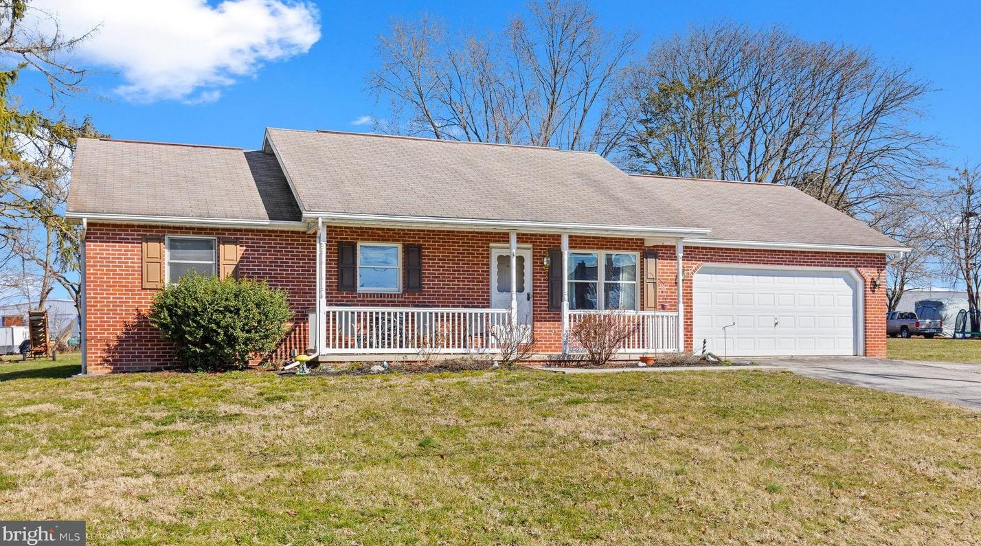 921 Stoverstown Rd, York, PA 17408