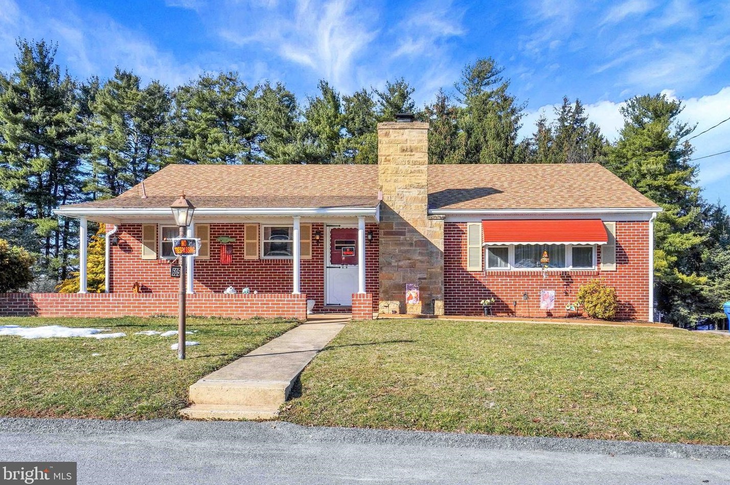 605 Pershing Ave, Red Lion, PA 17356-9132