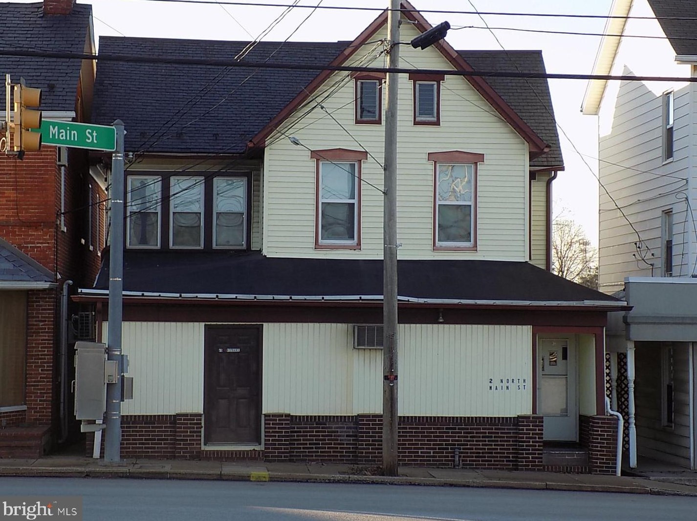 2 Main St, Strinestown, PA 17345-1445