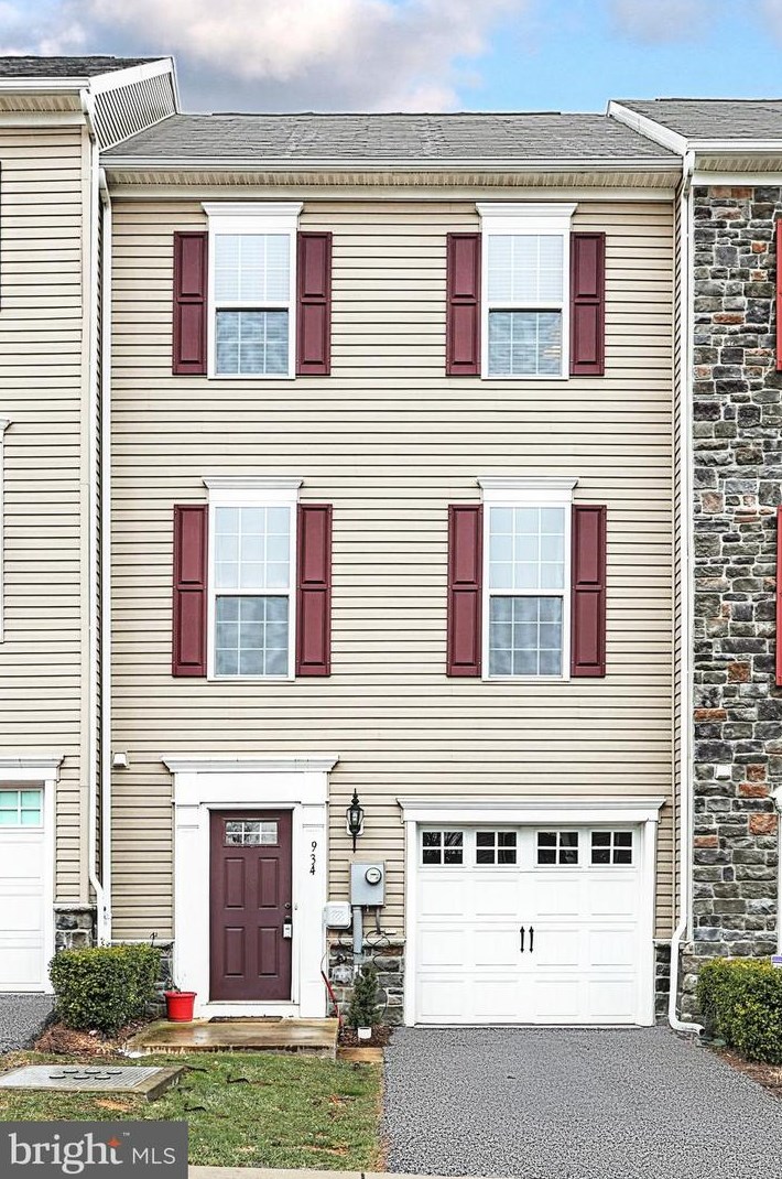 934 Brechin Ln, York, PA 17403