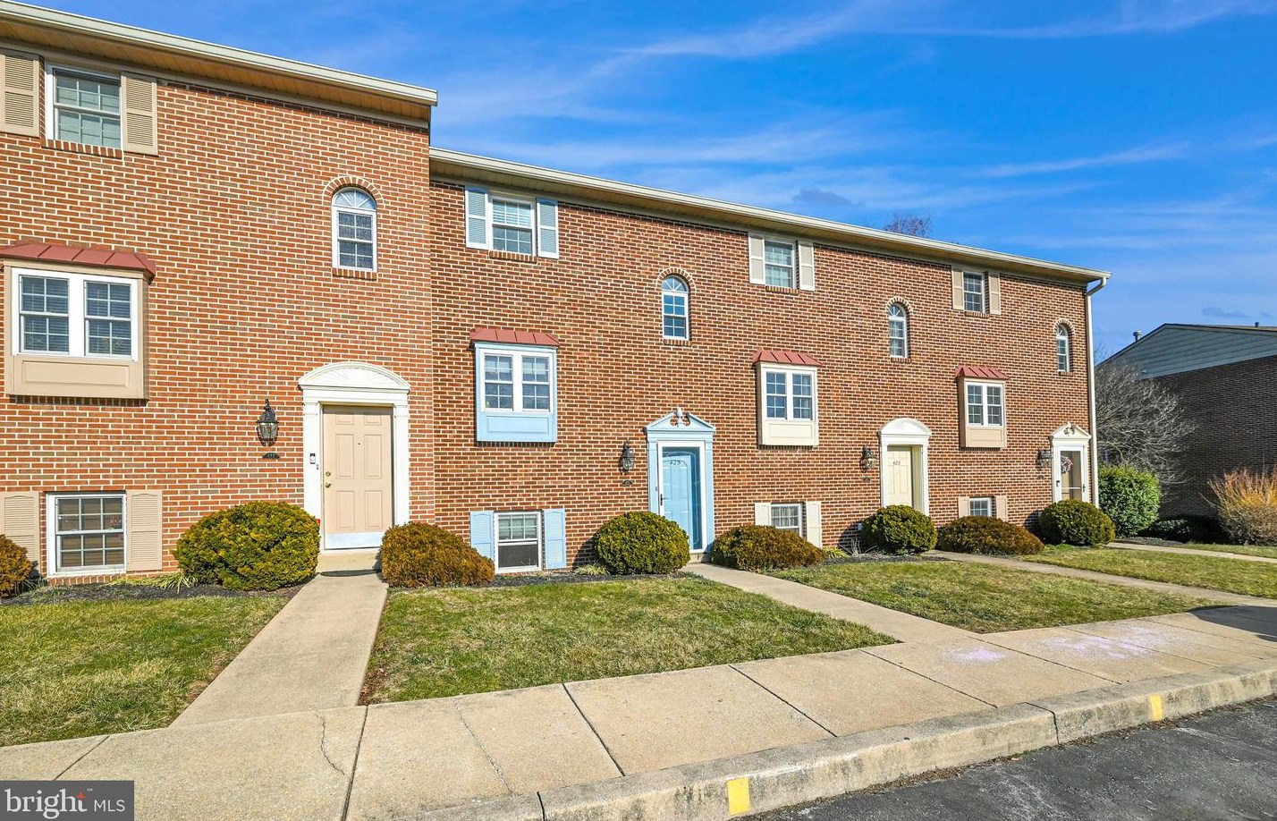 425 Weldon Dr #425, York, PA 17404