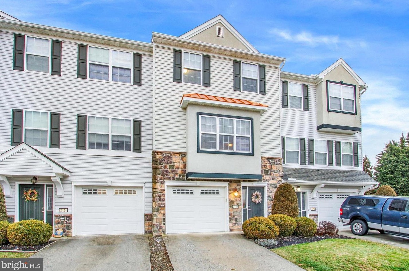 2426 Schultz Way, York, PA 17402-4904
