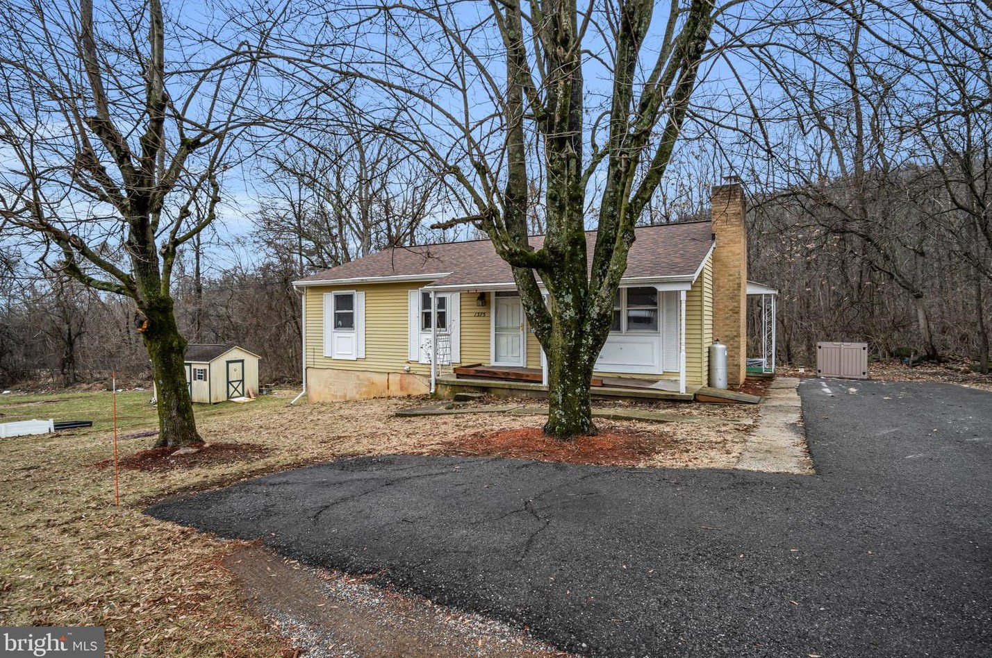 1375 Roundtop Rd, Alpine, PA 17339