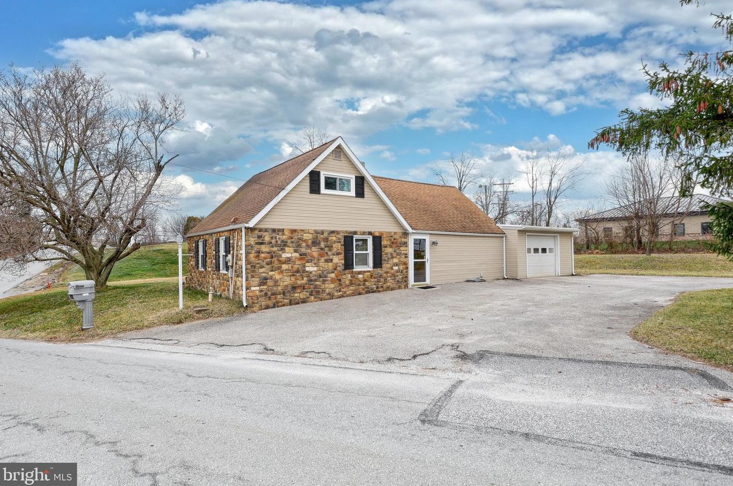 1205 Christensen Rd, York, PA 17402