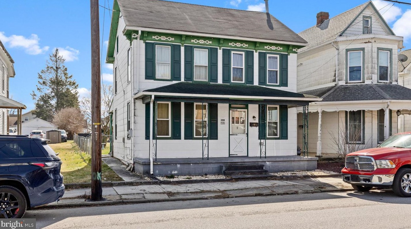 308 3rd St, Hanover, PA 17331-2328