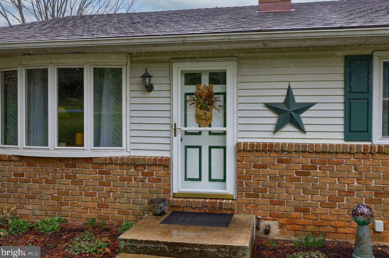3940 N Rohrbaugh Rd, Seven Valleys, PA 17360
