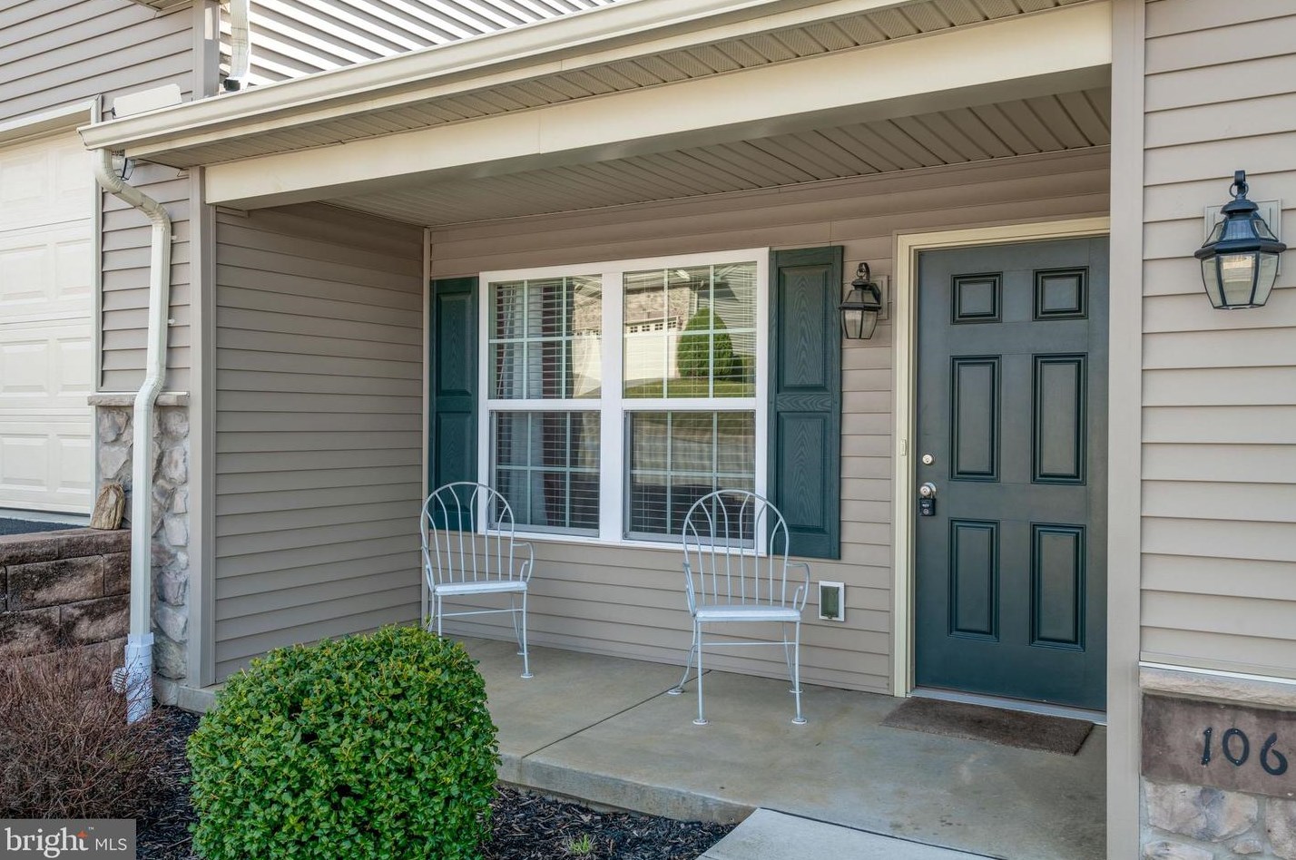 106 Shetland Dr, Red Lion, PA 17356-7905