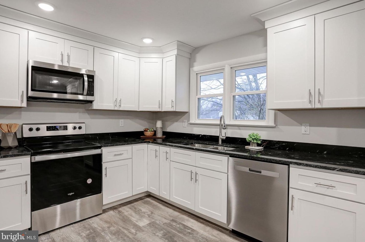 107 E King St, Yoe, PA 17313