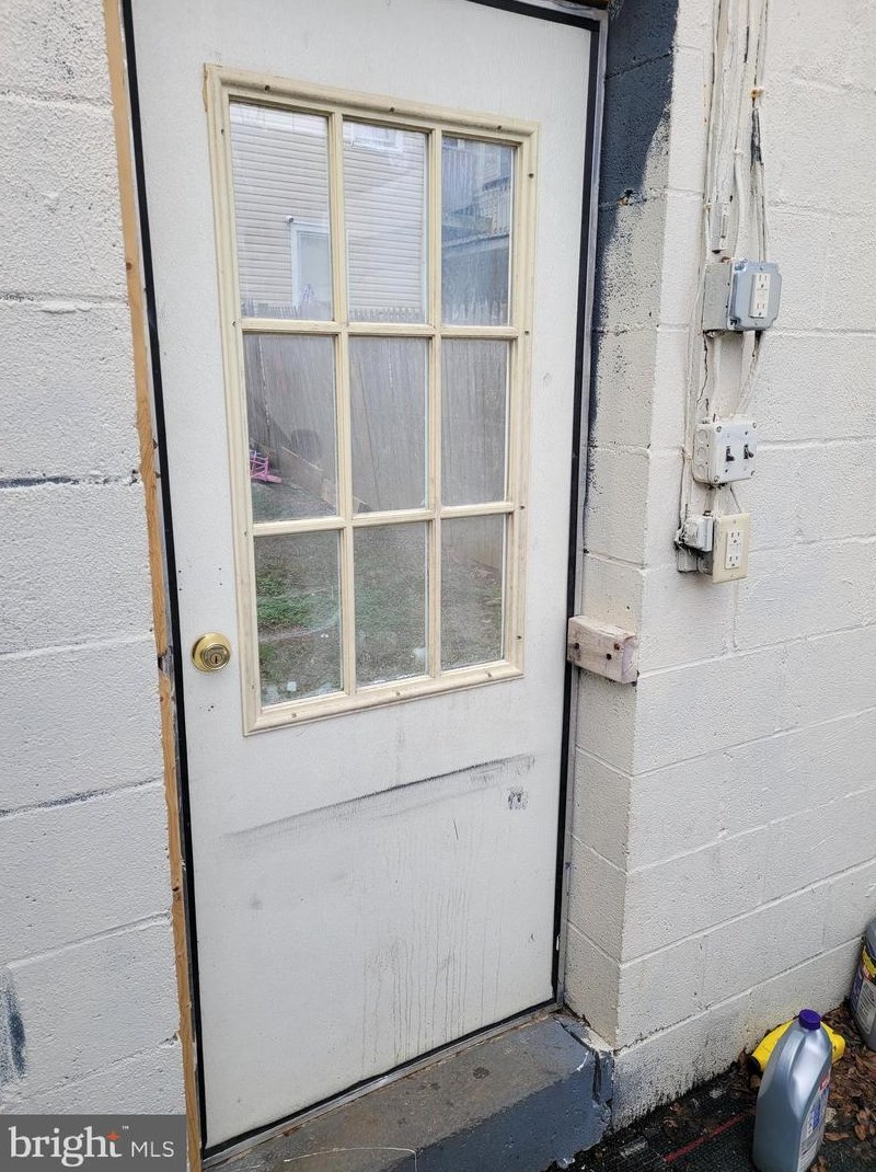 247 Penn St, York PA  17401-2912 exterior