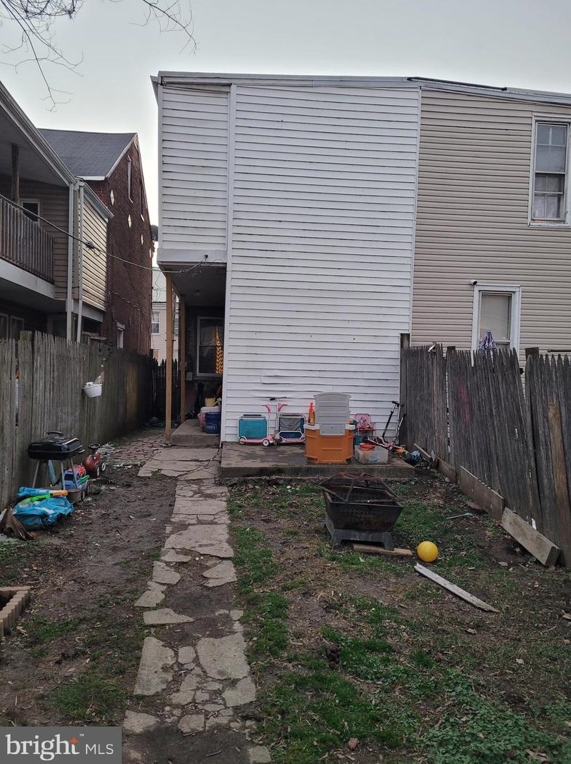 247 Penn St, York PA  17401-2912 exterior