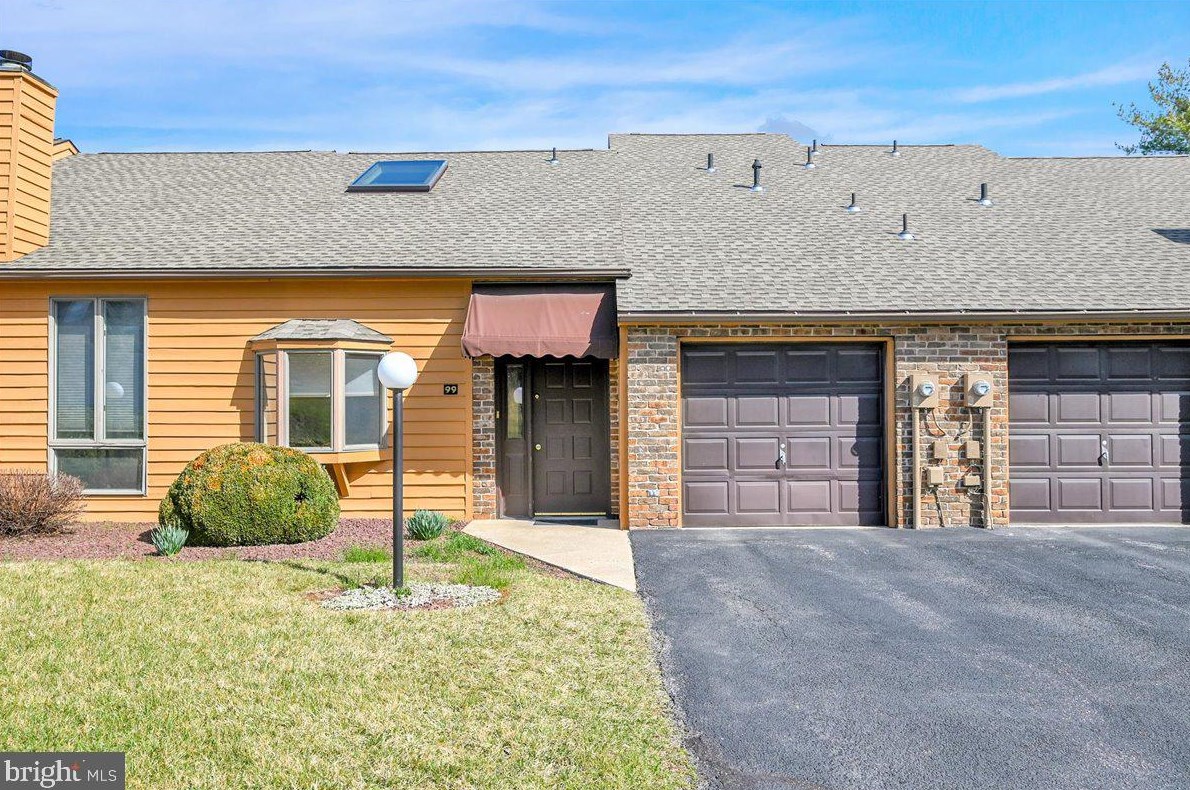 99 Westview Manor, York, PA 17408