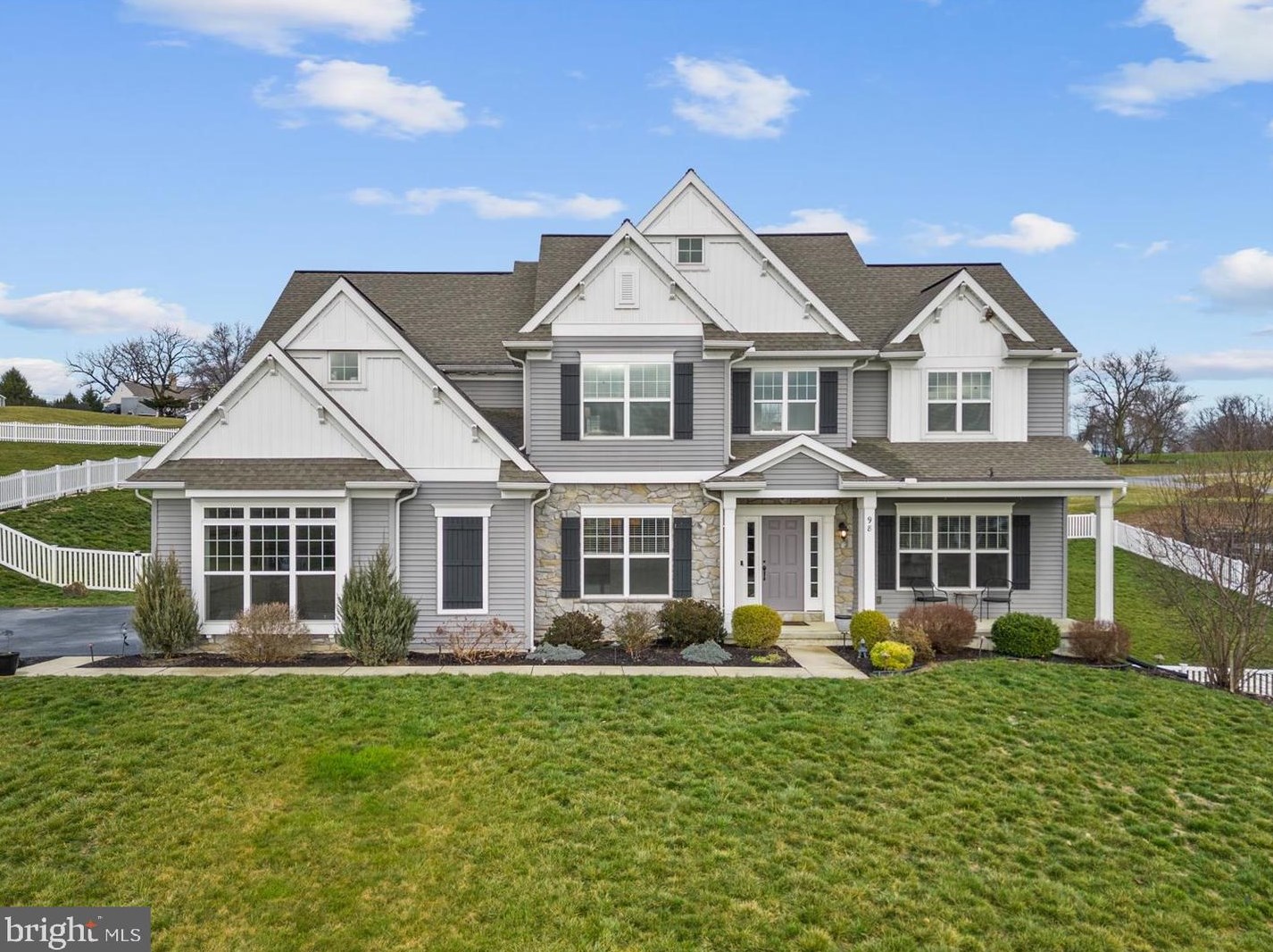 98 Chateau Cir, Longlevel, PA 17368