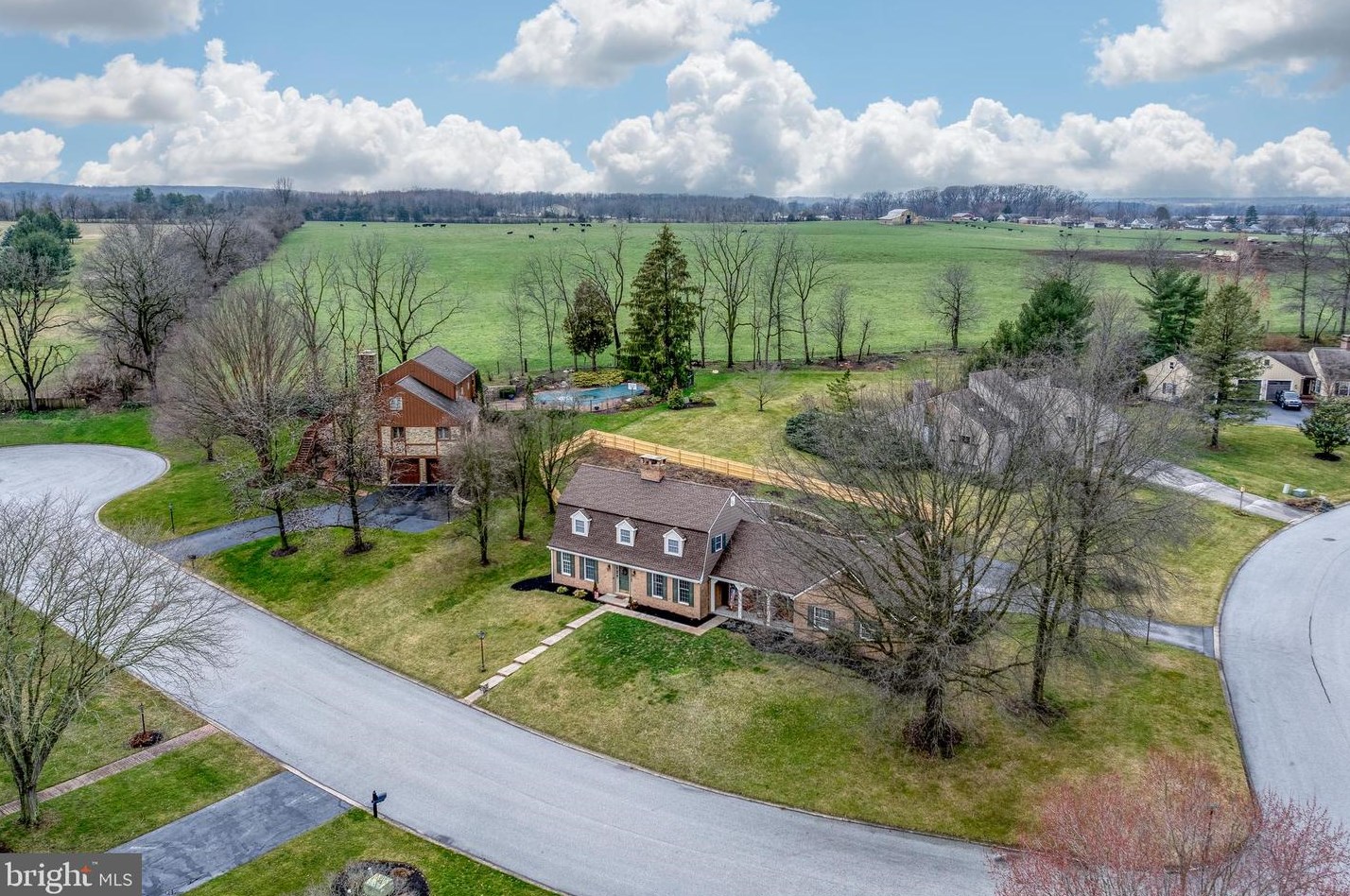 1 Pond Ridge Ln, Hanover, PA 17331