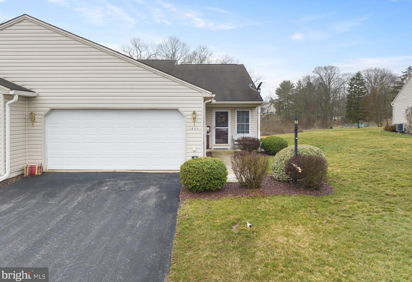 2832 Tonys Dr, York, PA 17408-7618