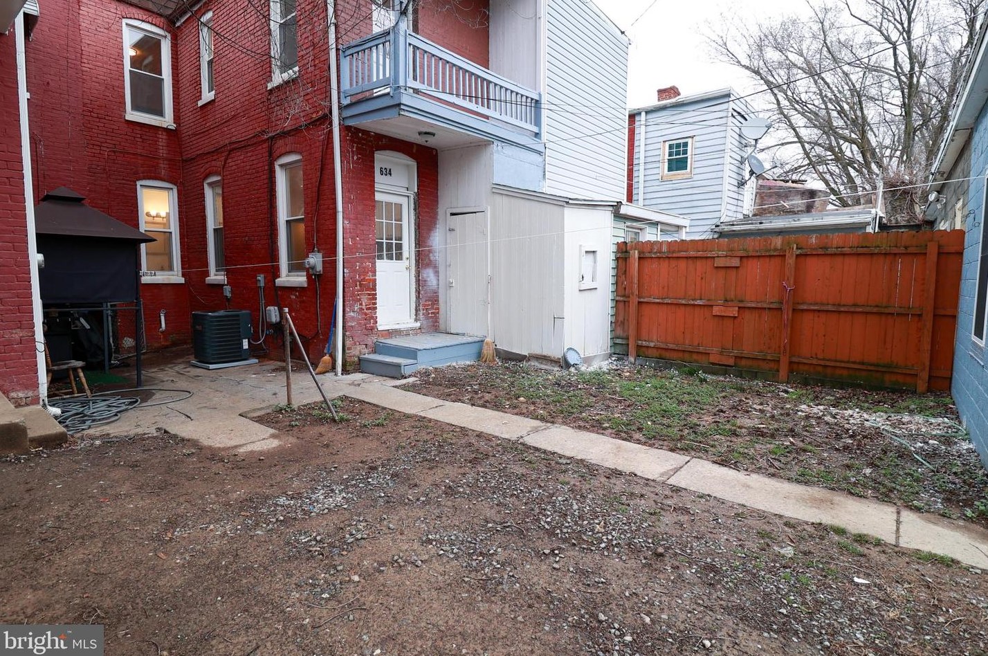 634 Princess St, York PA  17401-3728 exterior