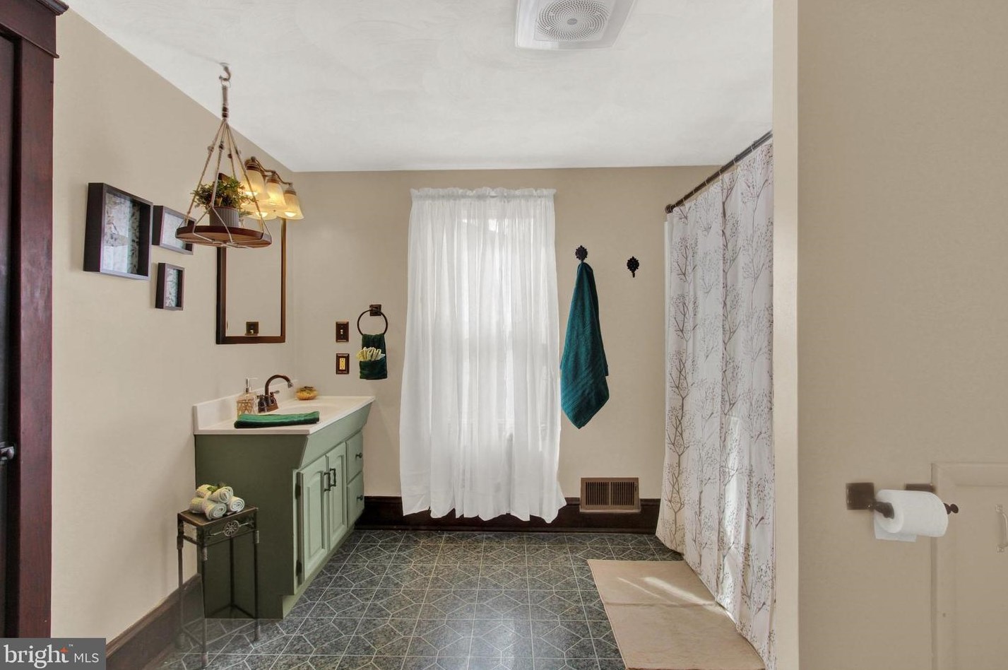 886 York St, Hanover PA  17331-3437 exterior