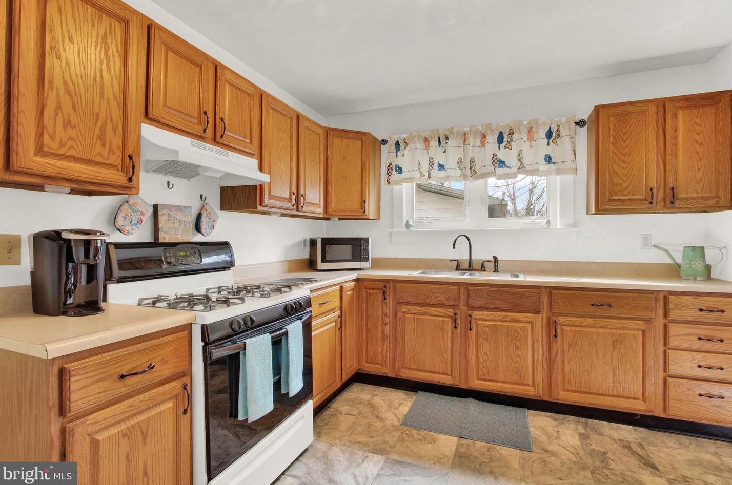 886 York St, Hanover PA  17331-3437 exterior