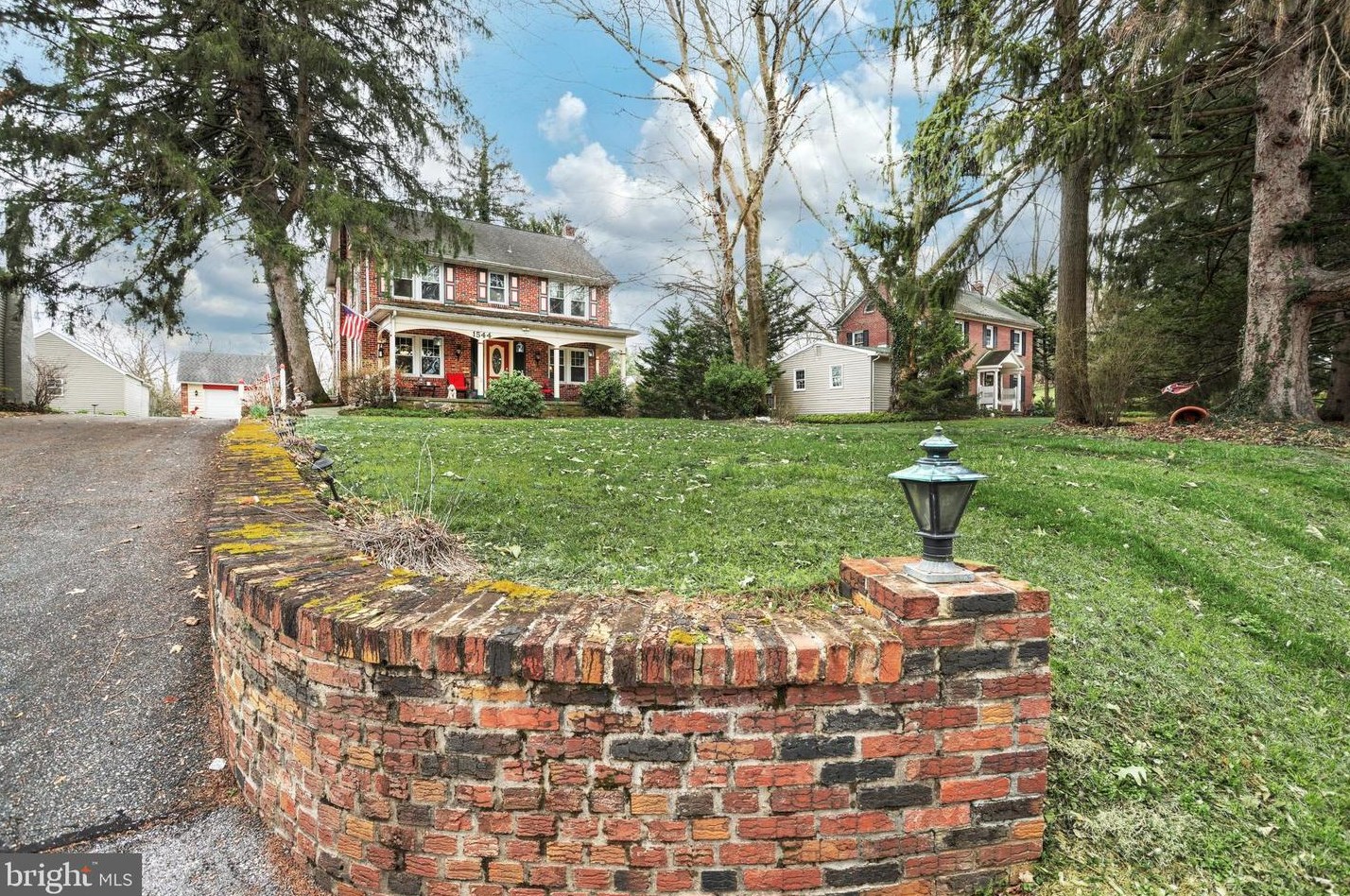 1544 Haviland Rd, York, PA 17408-4530