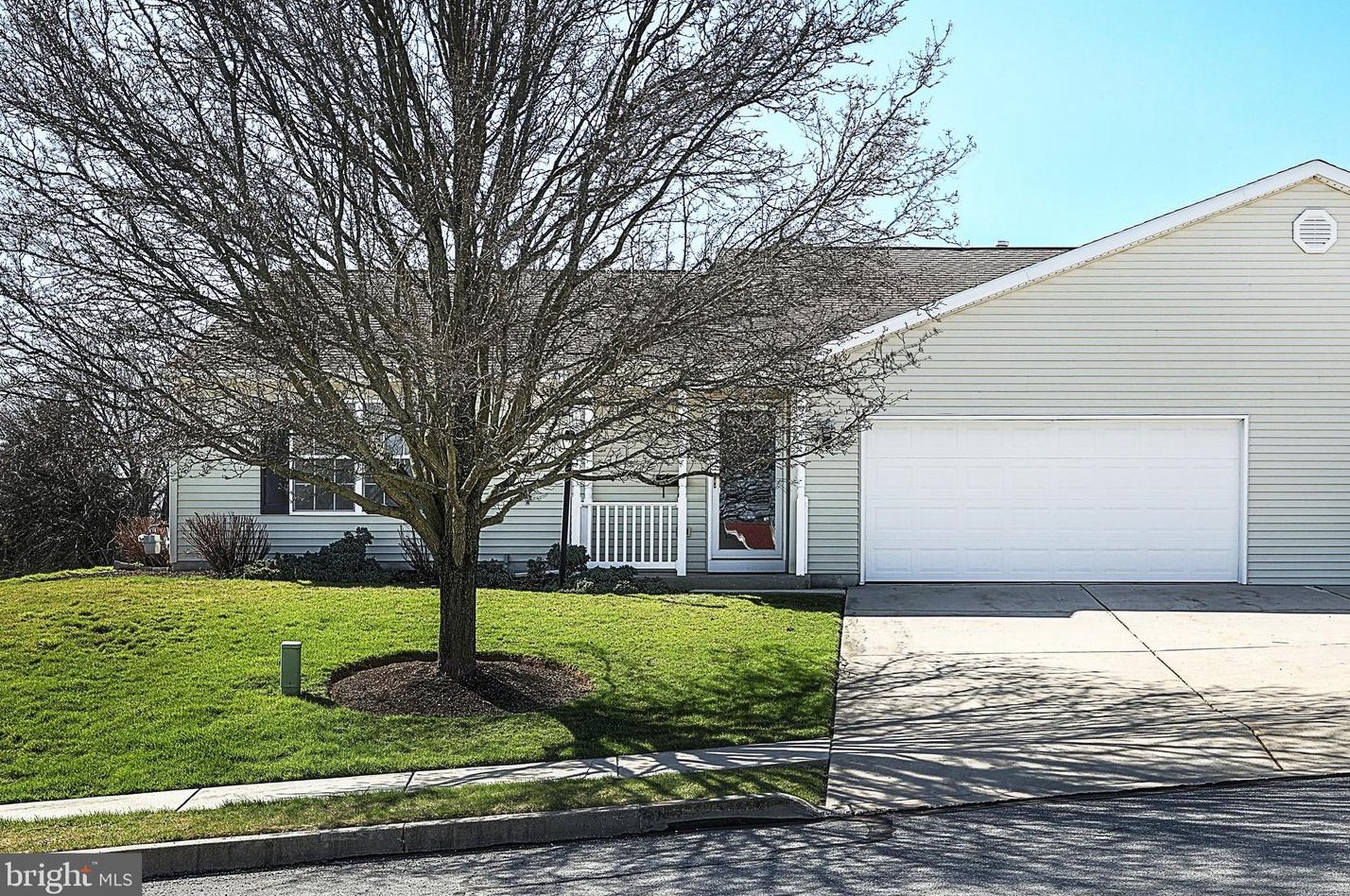 130 Sweet Gum Ln, York, PA 17406-1140