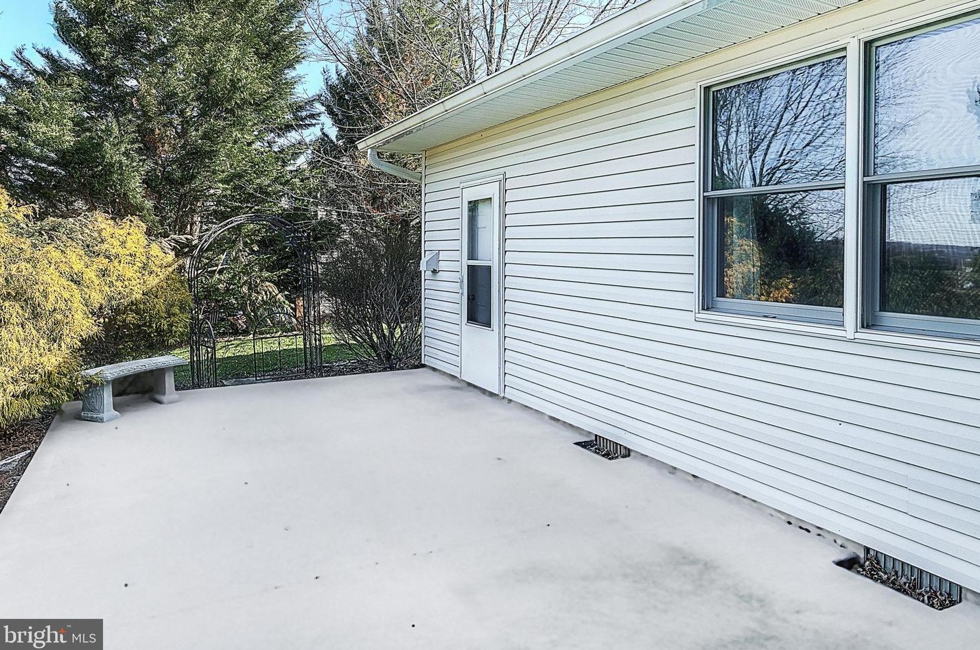 2865 Admire Springs Dr, York PA  17315-4584 exterior