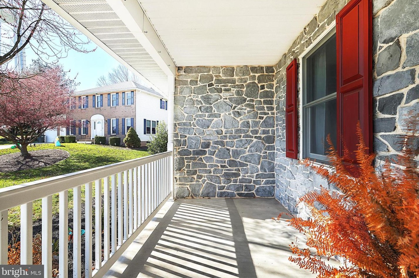 2865 Admire Springs Dr, York PA  17315-4584 exterior