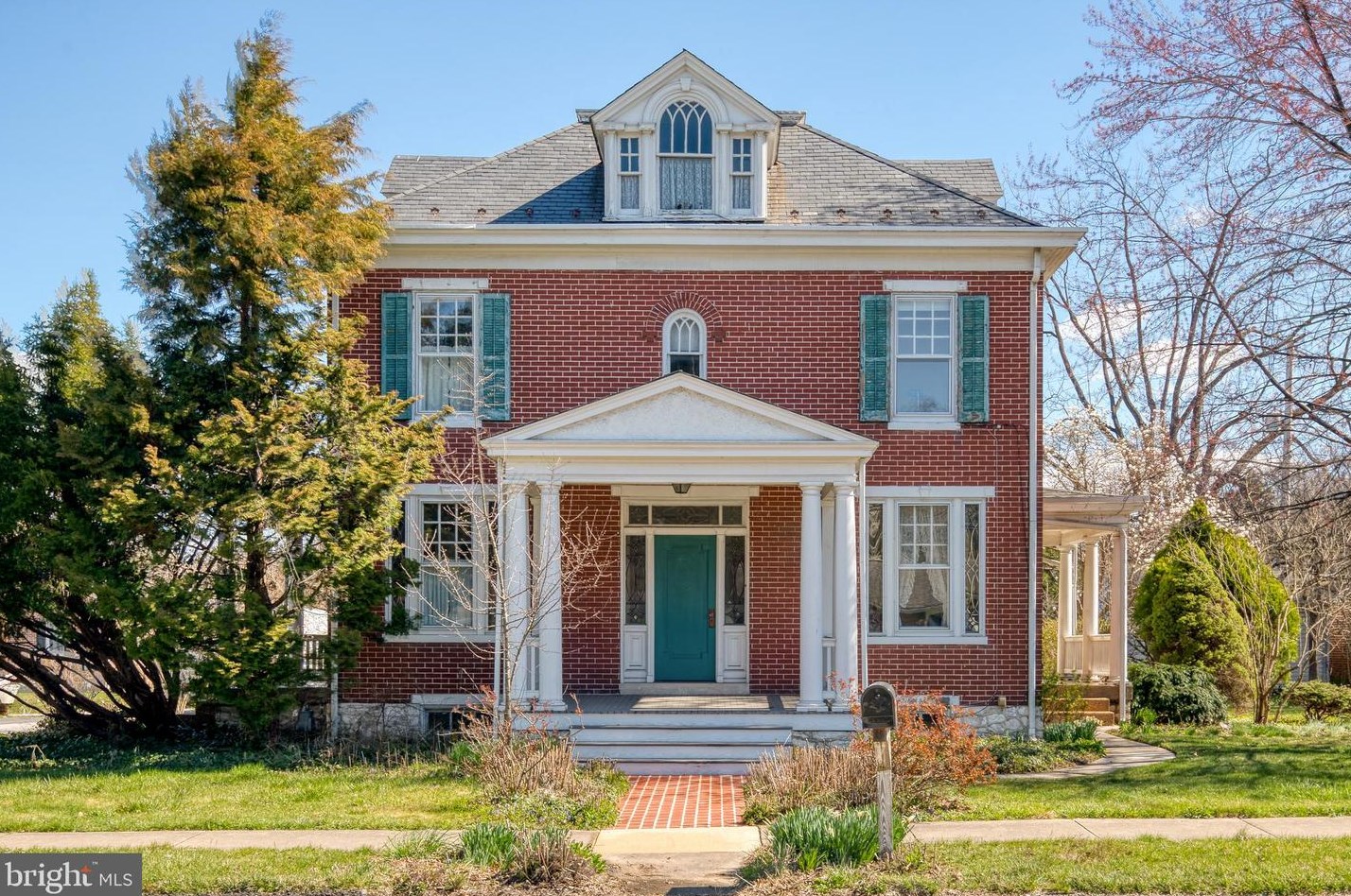 1979 Susquehanna Trl, York, PA 17404-1644