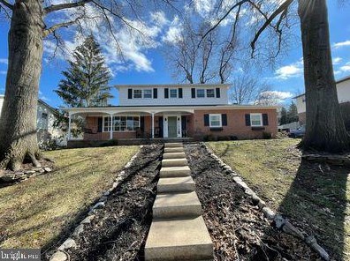 2980 Forrest Ln, York, PA 17402-3832