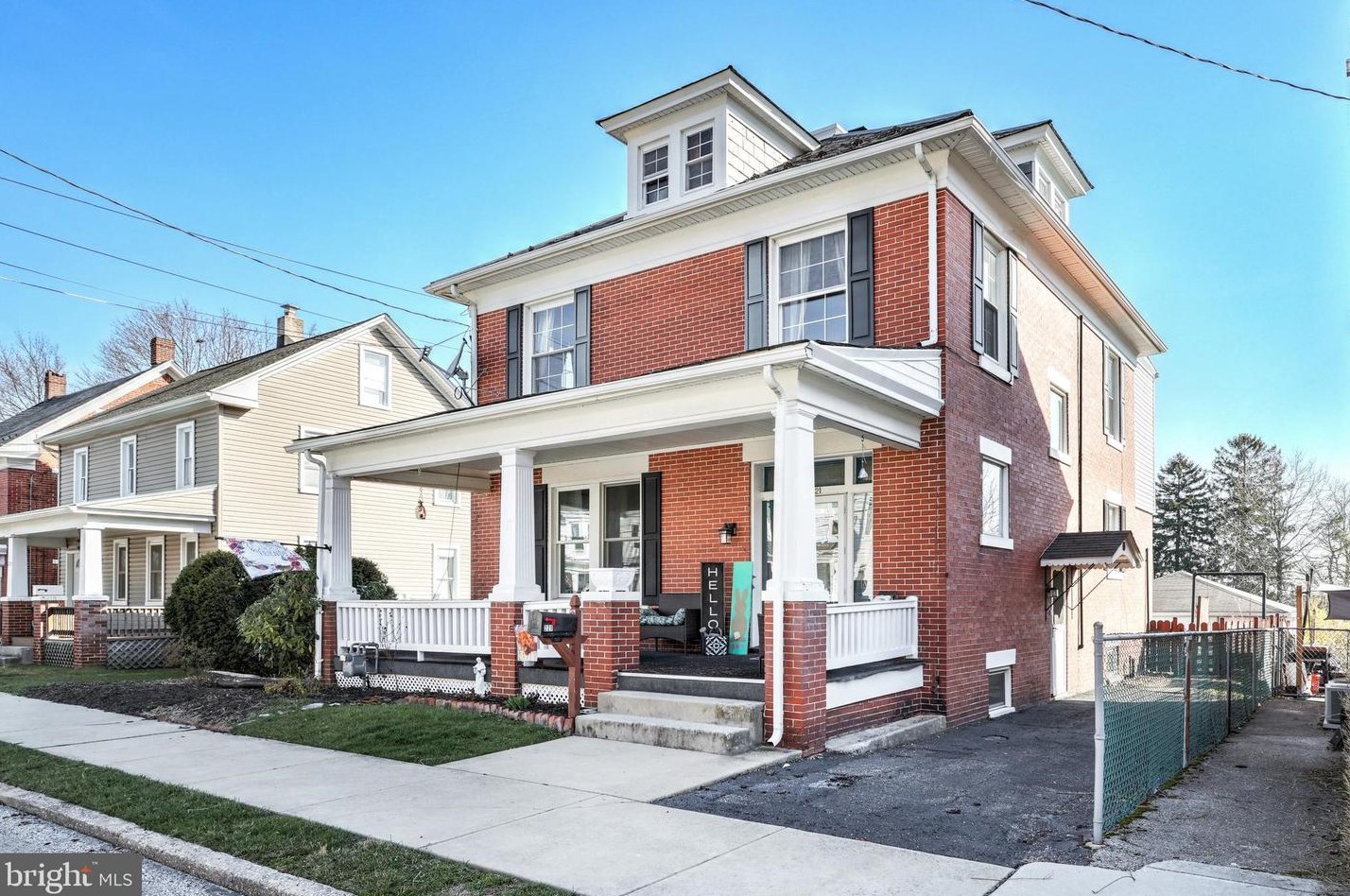 221 N Charles St, Red Lion, PA 17356