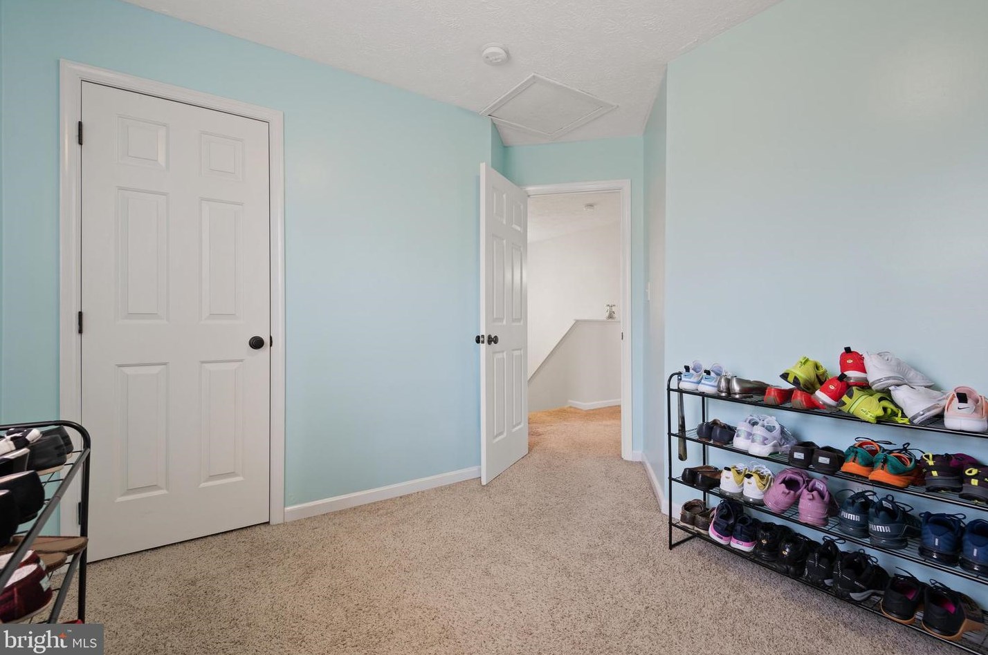 185 Country Ridge Dr, Red Lion PA  17356-8869 exterior