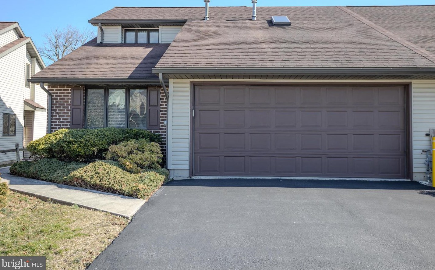 1115 Roosevelt Ct, Hanover, PA 17331-5225