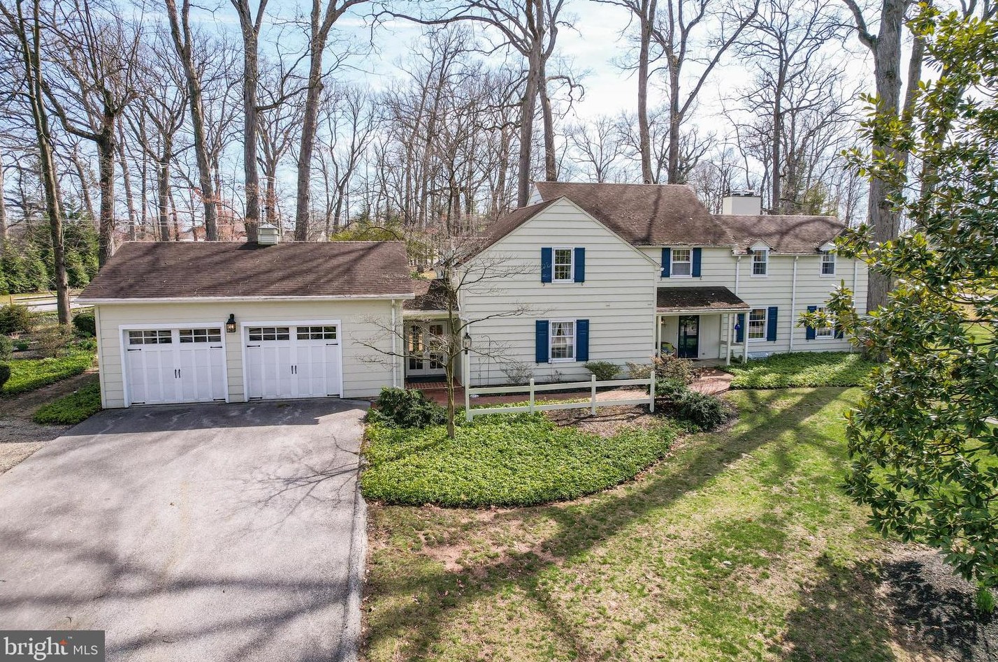 10 Woods Ln, Hanover, PA 17331-9234