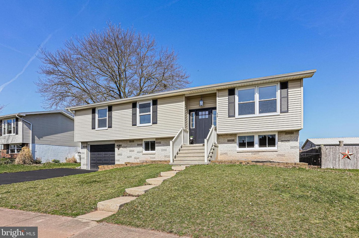 519 Oakwood Dr, York, PA 17315