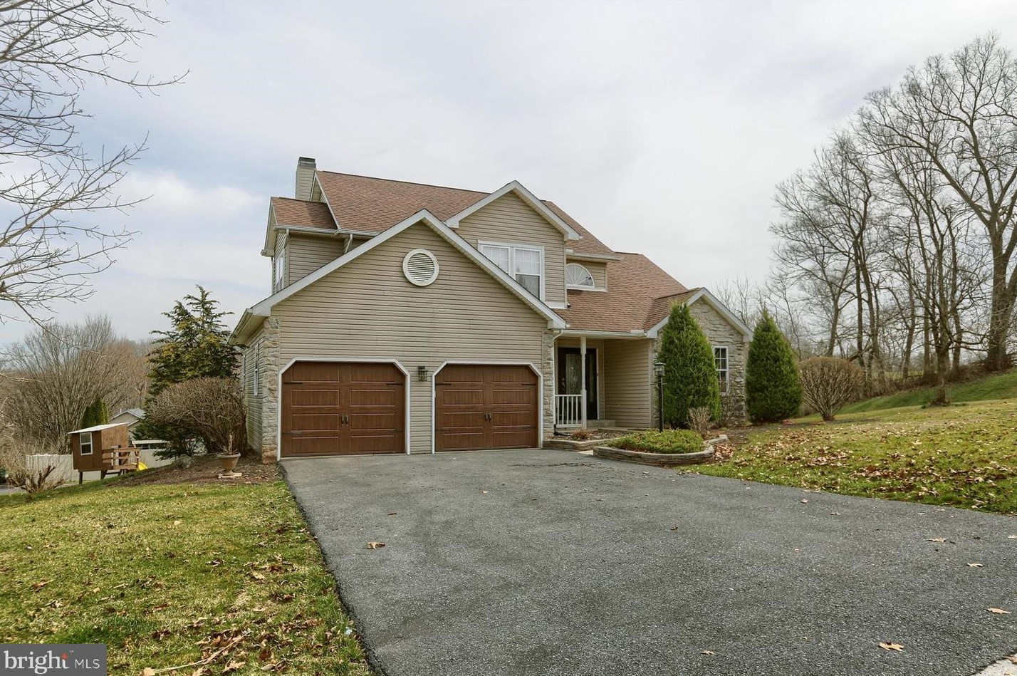 20 Turnberry Dr, Etters, PA 17319