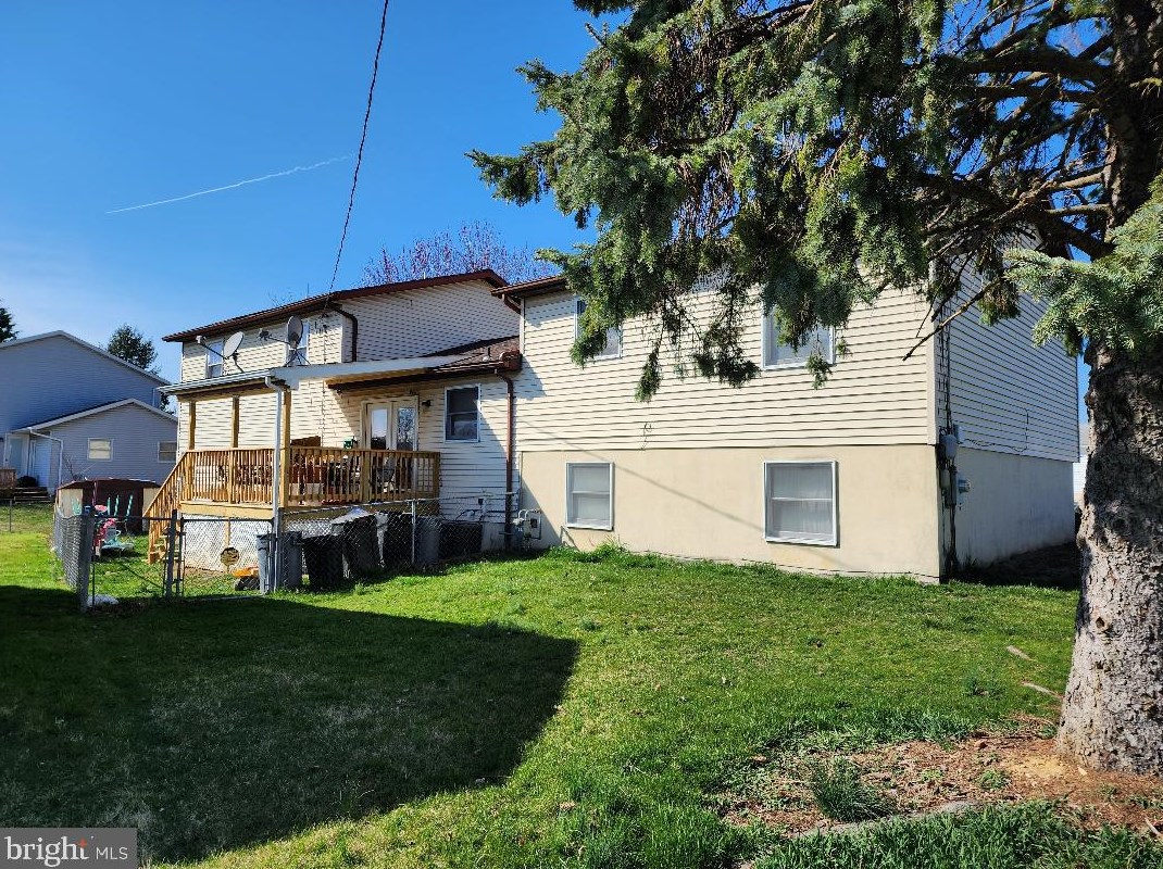 2 Sycamore Ln, Hanover, PA 17331