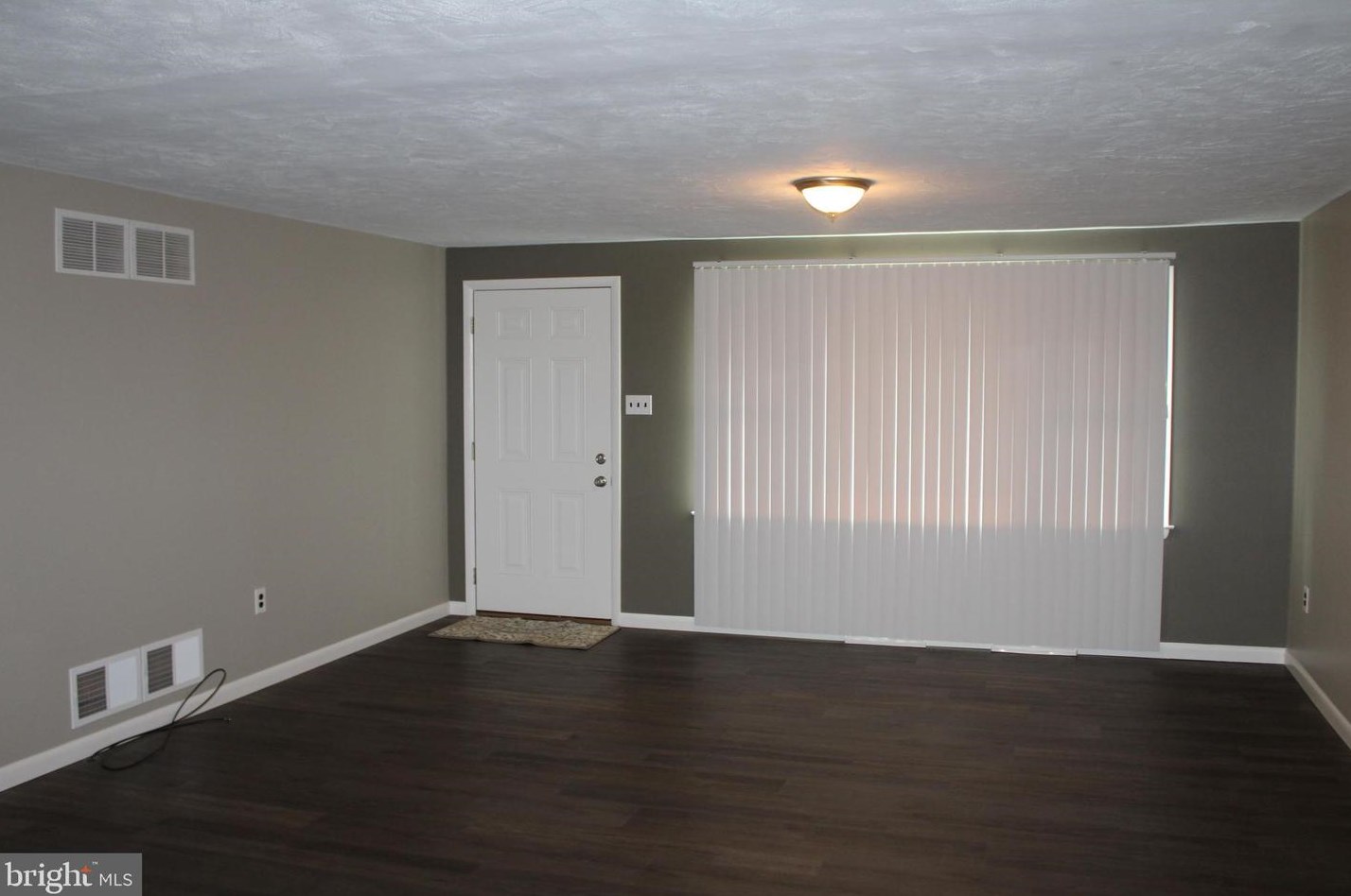 2212 Seitzville Rd, Seven Valleys, PA 17360