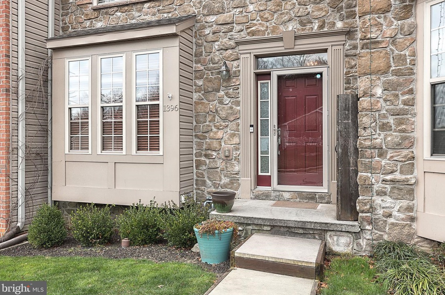 1396 Wanda Dr, Hanover, PA 17331